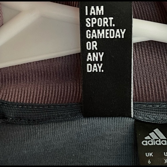 Adidas-Cropped warm up jacket like new!! - Picture 10 of 12